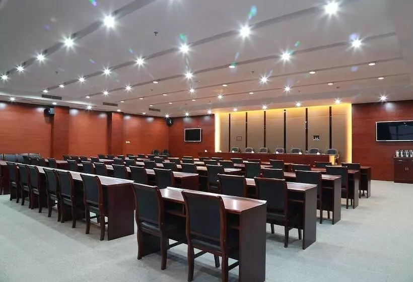 Hotelli Tianjin Huihao Business