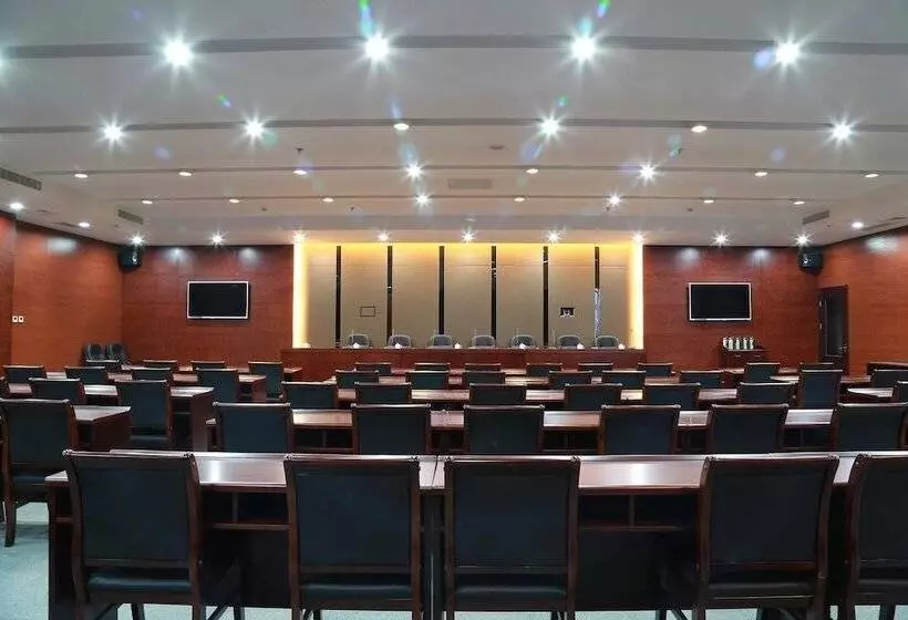 Hotelli Tianjin Huihao Business