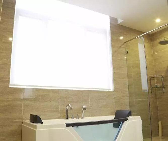 Hotelli Tianjin Huihao Business