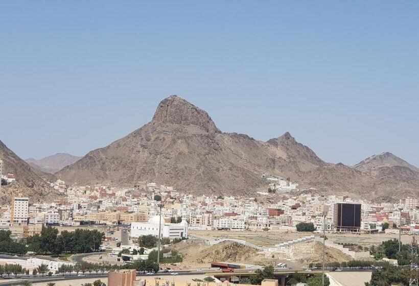 Отель Ibis Styles Makkah