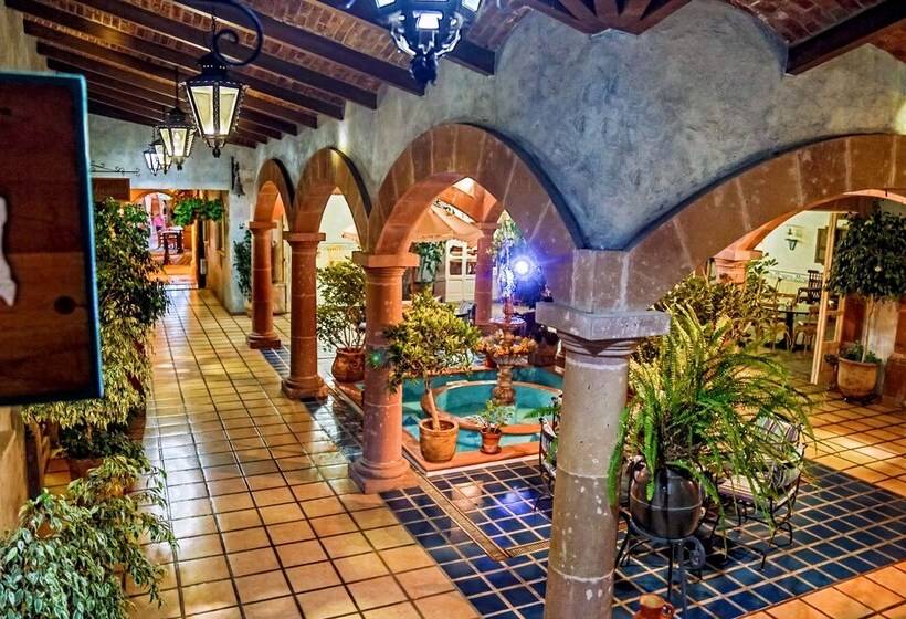 هتل La Plaza De Tequisquiapan