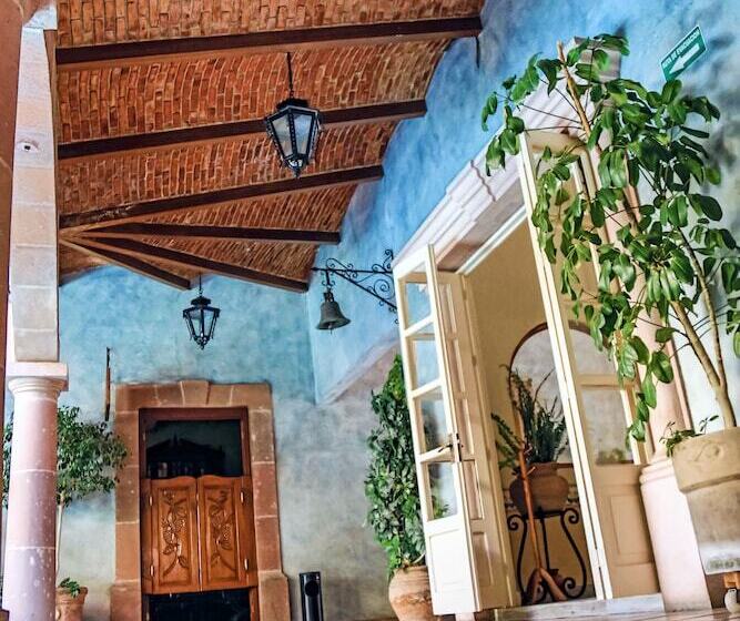 هتل La Plaza De Tequisquiapan