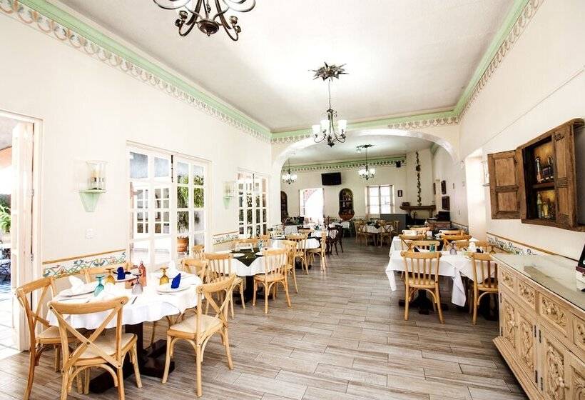 هتل La Plaza De Tequisquiapan