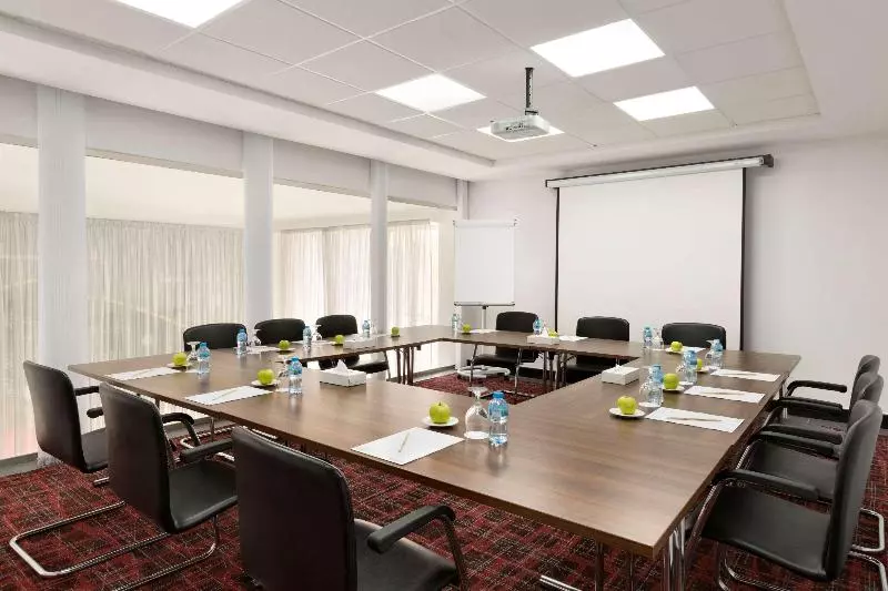ホテル Ramada Encore Al Khobar Olaya