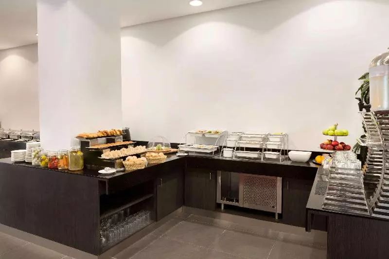 ホテル Ramada Encore Al Khobar Olaya