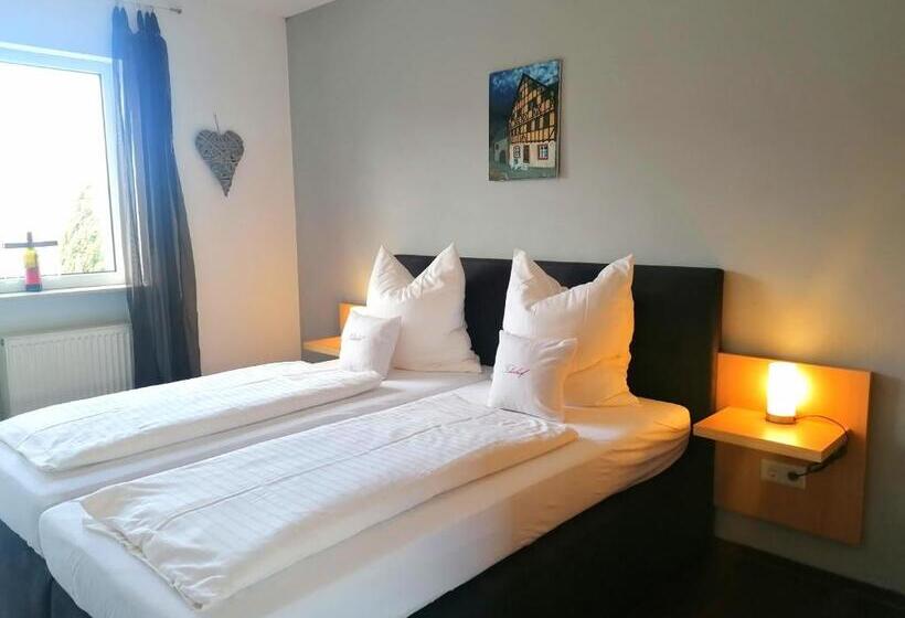 בית מלון כפרי Weingut Tiliahof