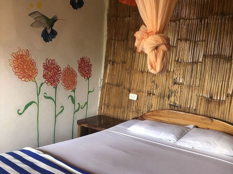 Hostel Hostal Rutamar