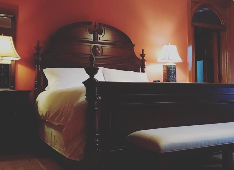 Castle La Crosse Bed And Breakfast