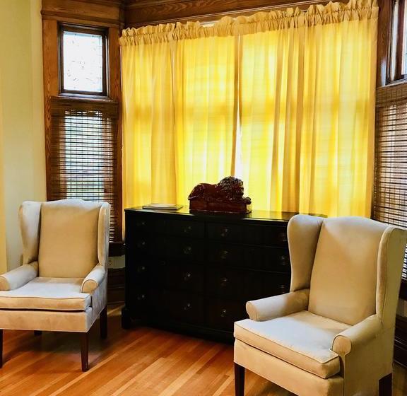 Castle La Crosse Bed And Breakfast