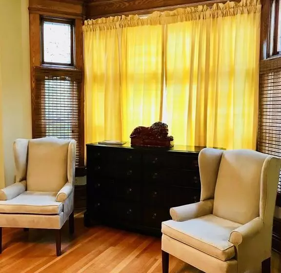 Castle La Crosse Bed And Breakfast