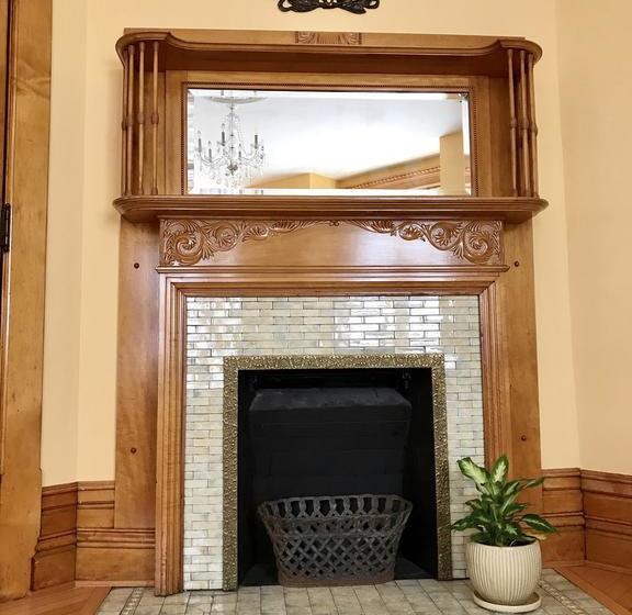 Castle La Crosse Bed And Breakfast