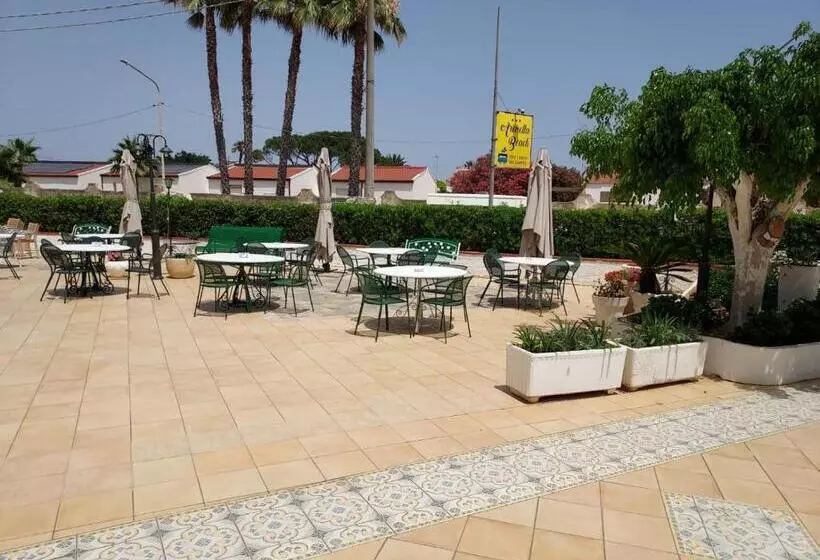 هتل Arenella Beach Rooms