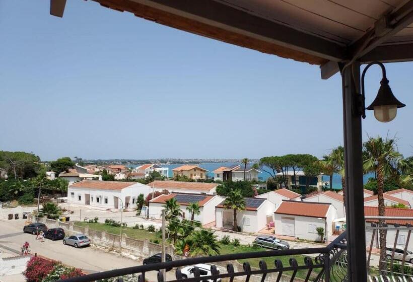 فندق Arenella Beach Rooms