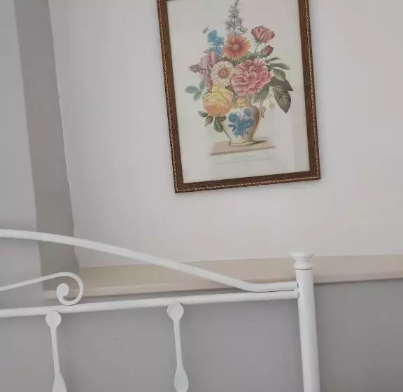 هتل Arenella Beach Rooms