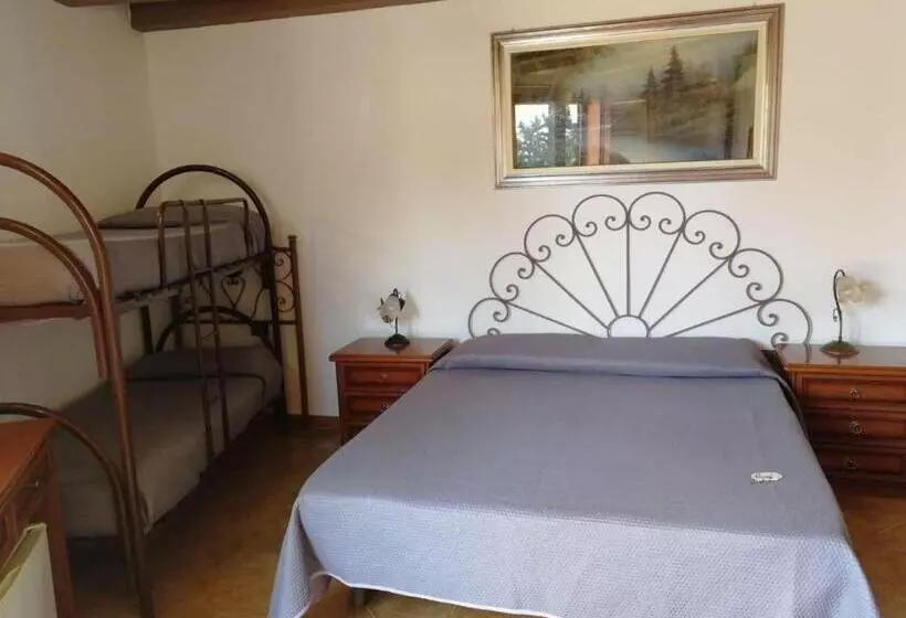 هتل Arenella Beach Rooms