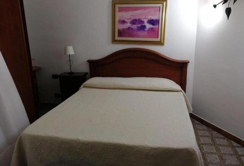 فندق Arenella Beach Rooms