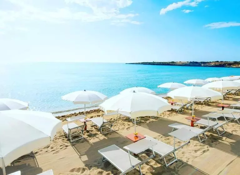 هتل Arenella Beach Rooms