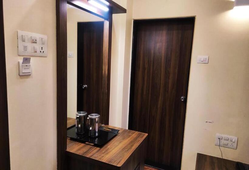 ホテル Manasi Pride