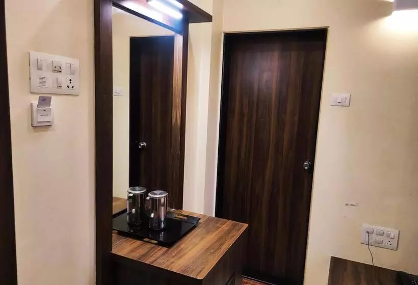 Hotelli Manasi Pride