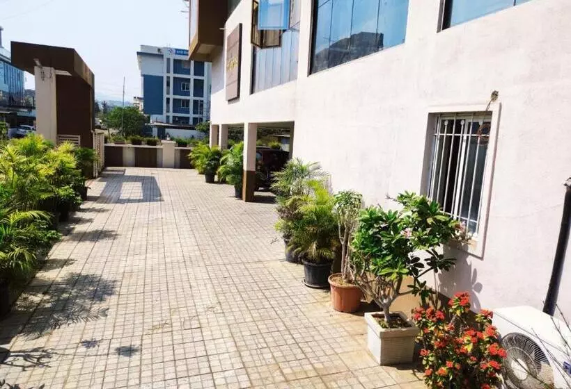 Hotelli Manasi Pride