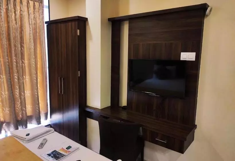 Hotelli Manasi Pride