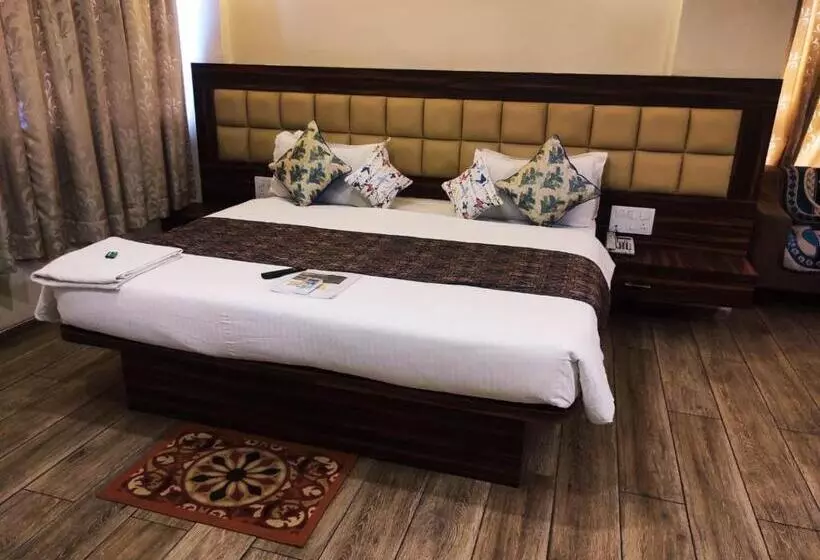 Hotelli Manasi Pride