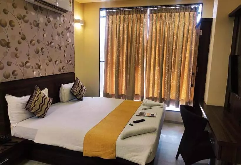 Hotelli Manasi Pride