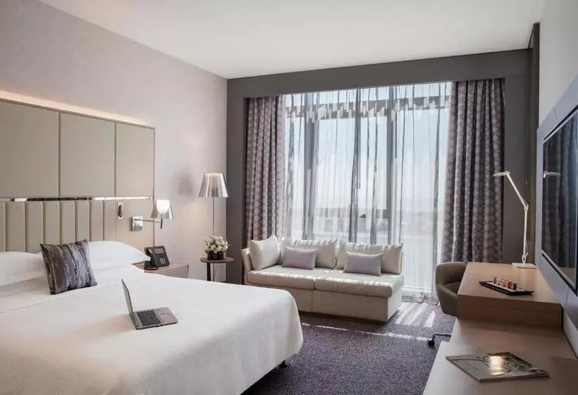 هتل Pearl Rotana Capital Centre