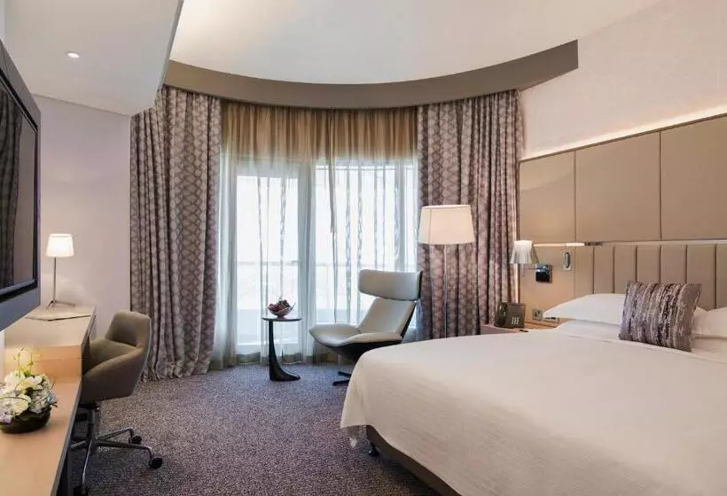 هتل Pearl Rotana Capital Centre