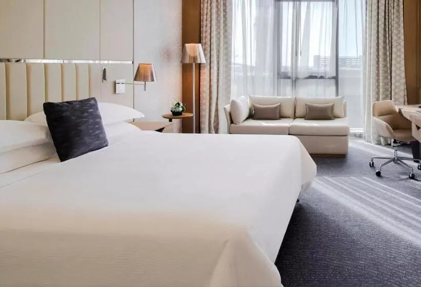 هتل Pearl Rotana Capital Centre