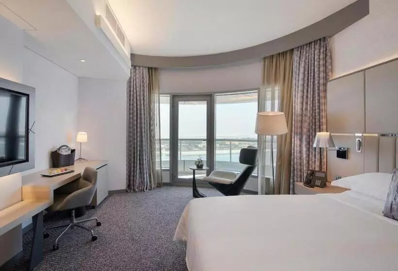 هتل Pearl Rotana Capital Centre