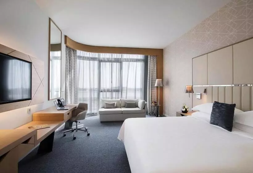 هتل Pearl Rotana Capital Centre