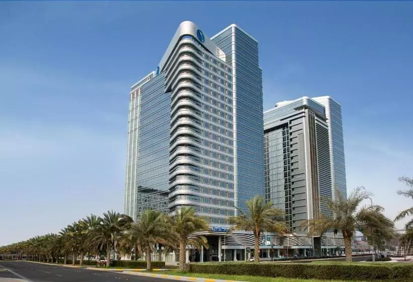 هتل Pearl Rotana Capital Centre