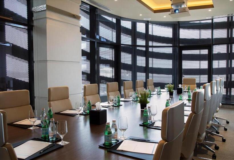 فندق Pearl Rotana Capital Centre