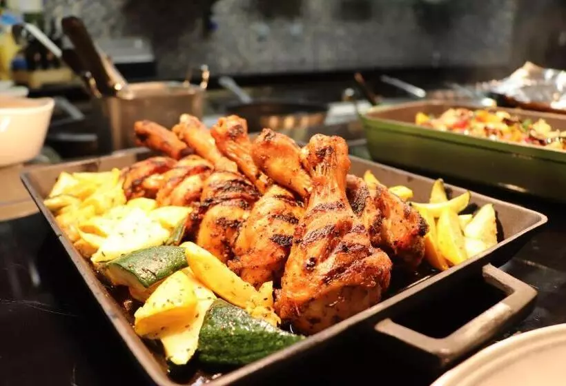 هتل Pearl Rotana Capital Centre