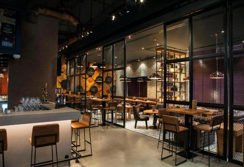 فندق Pearl Rotana Capital Centre