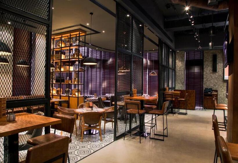 فندق Pearl Rotana Capital Centre