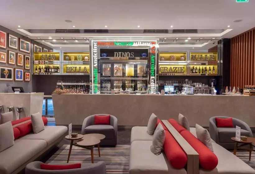 هتل Pearl Rotana Capital Centre
