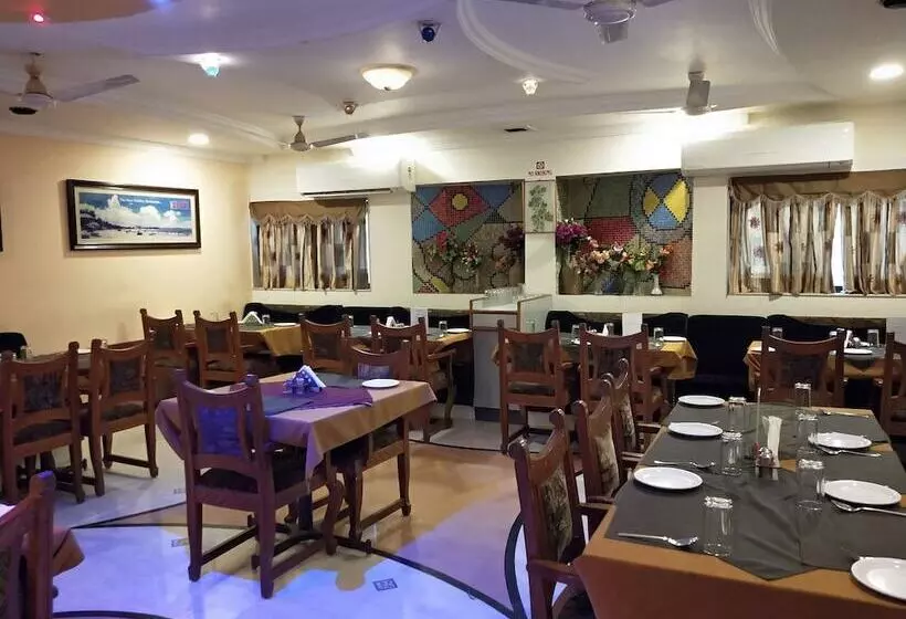 Hotel Samrat