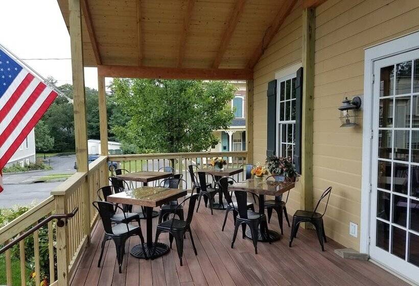 فندق The Railroad Inn