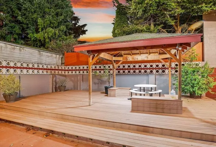 Viking Motel