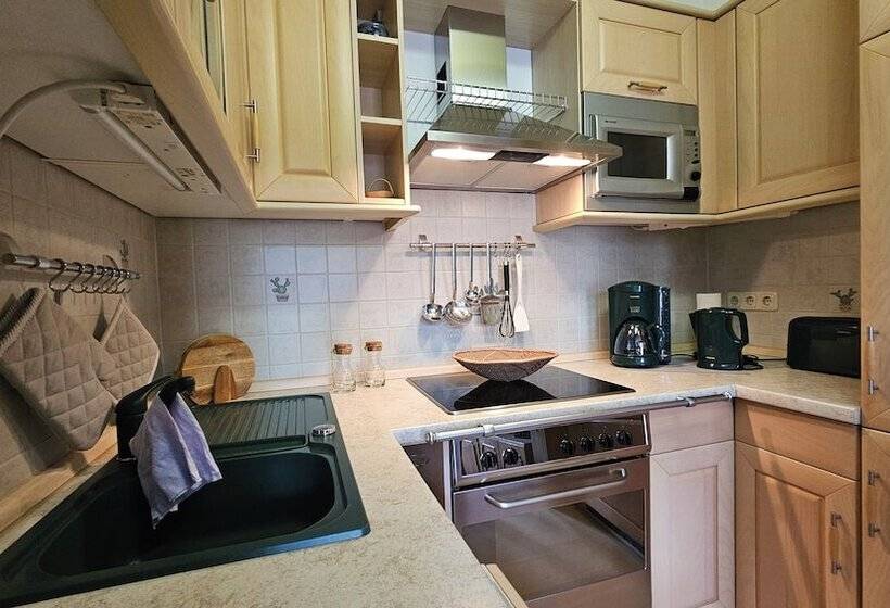 ベッドアンドブレックファースト Pension Weiße Rose, Parkplatz, Frühstück, Wlan, Zentral