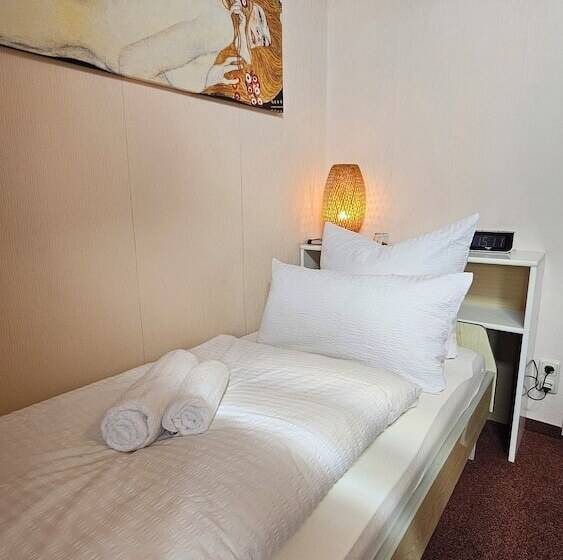 ベッドアンドブレックファースト Pension Weiße Rose, Parkplatz, Frühstück, Wlan, Zentral