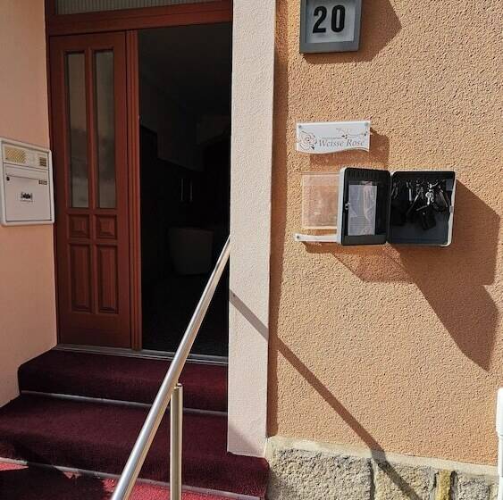 ベッドアンドブレックファースト Pension Weiße Rose, Parkplatz, Frühstück, Wlan, Zentral