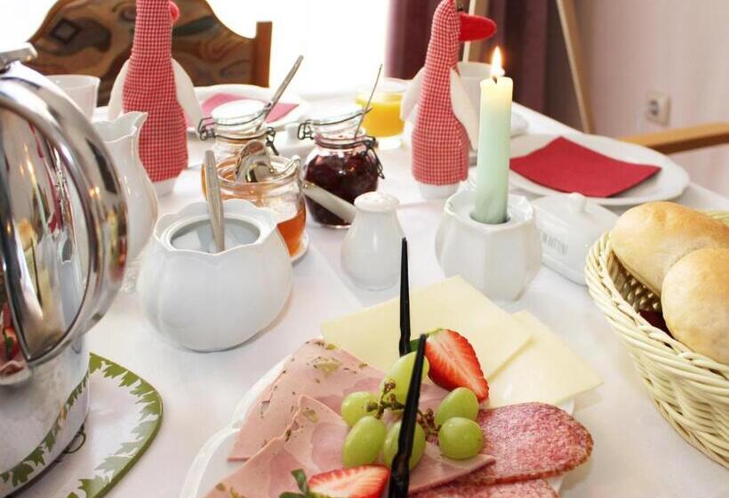 ベッドアンドブレックファースト Pension Weiße Rose, Parkplatz, Frühstück, Wlan, Zentral