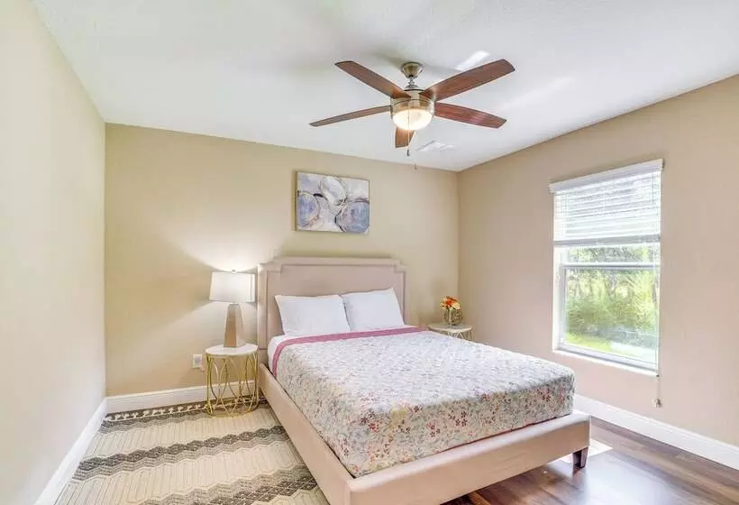 Brooksville Home ~ 5 Mi To Weeki Wachee Springs!