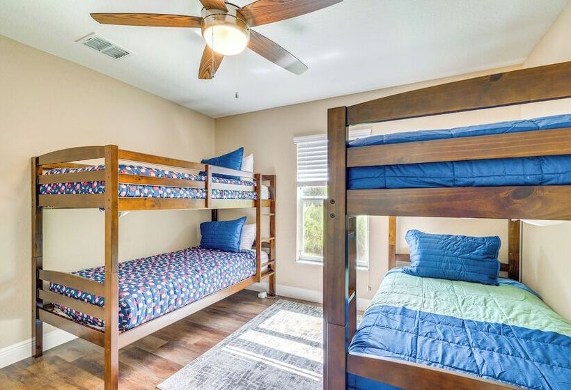 Brooksville Home ~ 5 Mi To Weeki Wachee Springs!