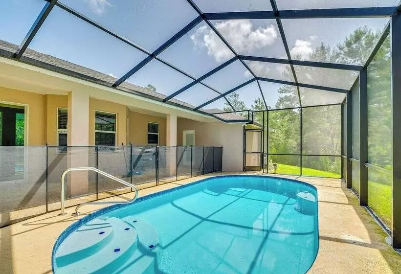 Brooksville Home ~ 5 Mi To Weeki Wachee Springs!