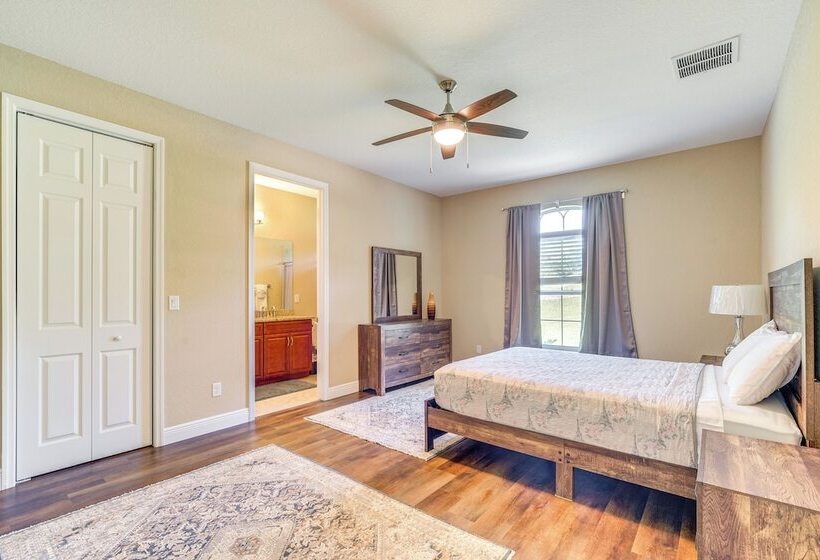 Brooksville Home ~ 5 Mi To Weeki Wachee Springs!