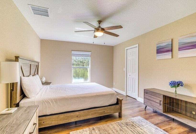 Brooksville Home ~ 5 Mi To Weeki Wachee Springs!